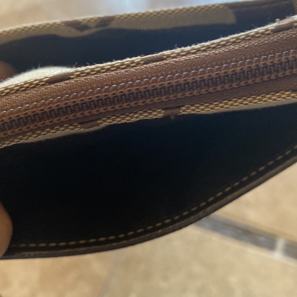 Coach (authentic) crossbody travel bag - Picture 5 of 7